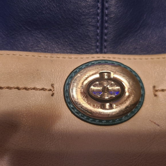 Coach purse - Picture 2 of 7